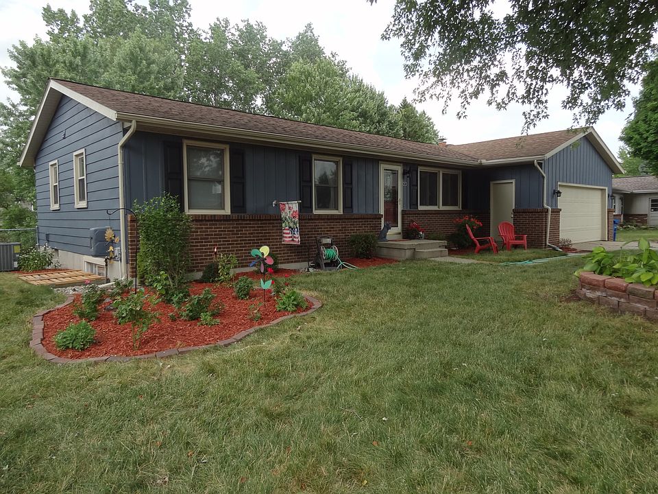 1st image of 2083 Stanford Dr SE