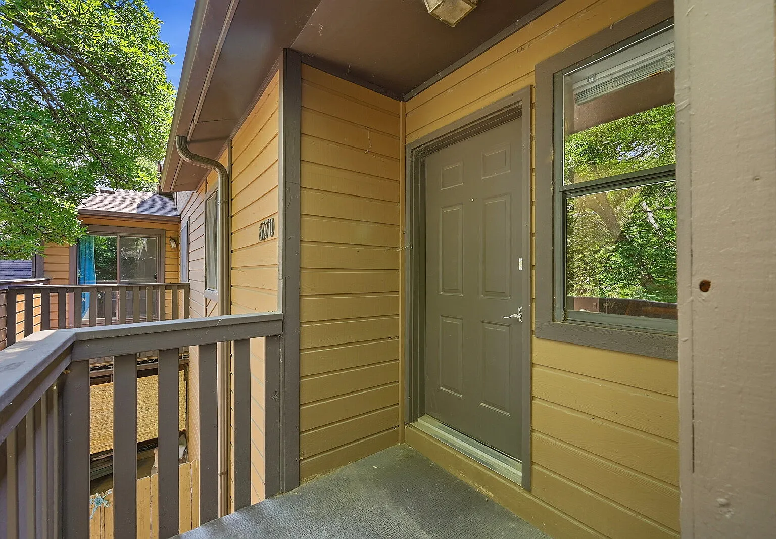 3 bed, 2.0 bath, 1224 sqft, $2,596 — Photo 1