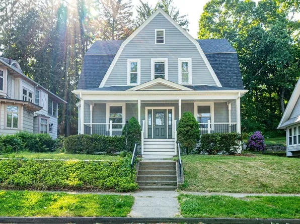 54 Howland Ter, Worcester, MA 01602