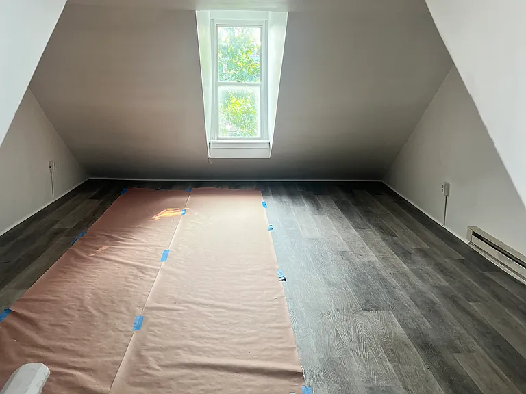 upstairs flex space