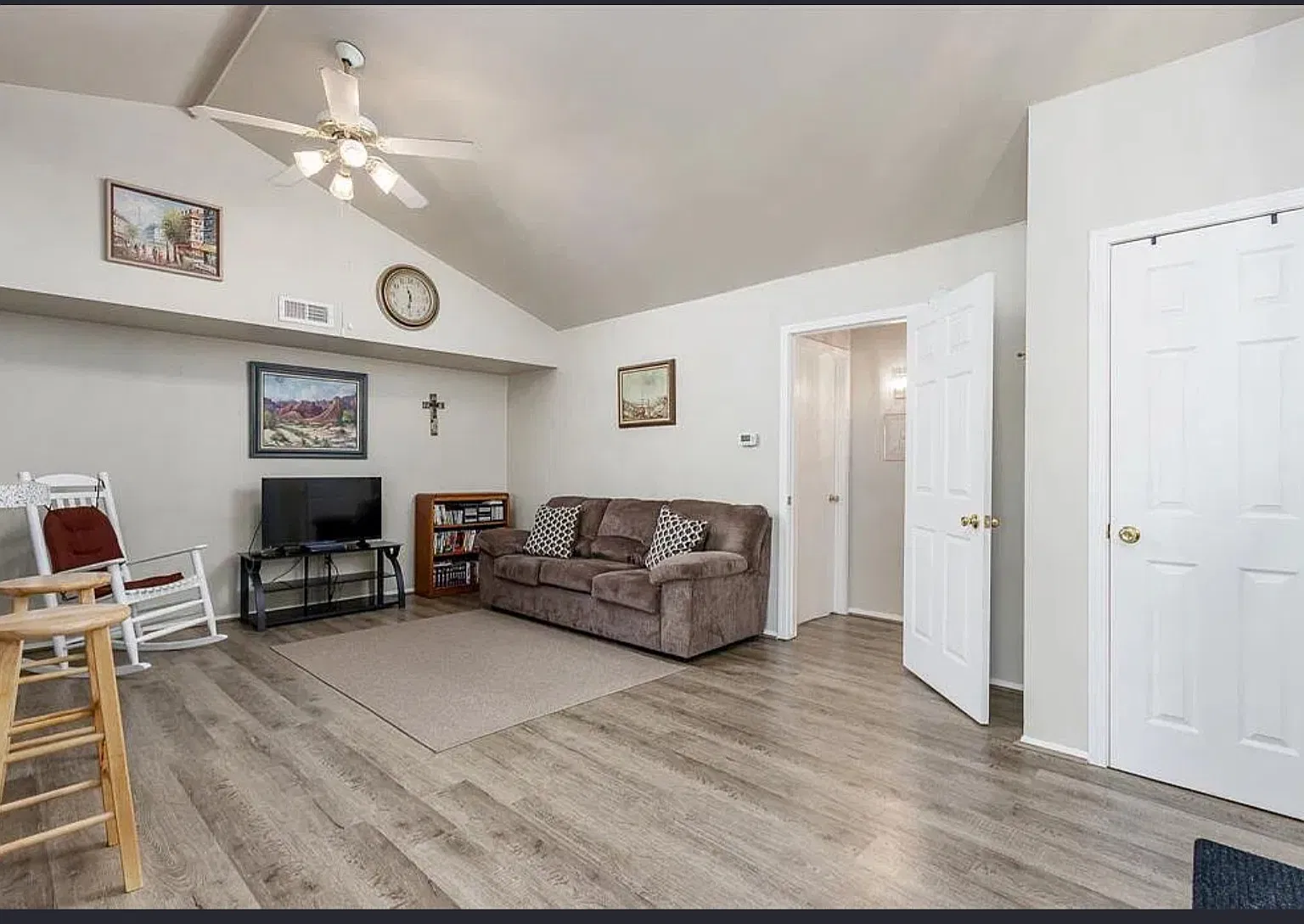 3 bed, 1282 sqft, $1,850 — Photo 3