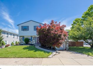 11998 Dumont Rd, Philadelphia, PA 19116