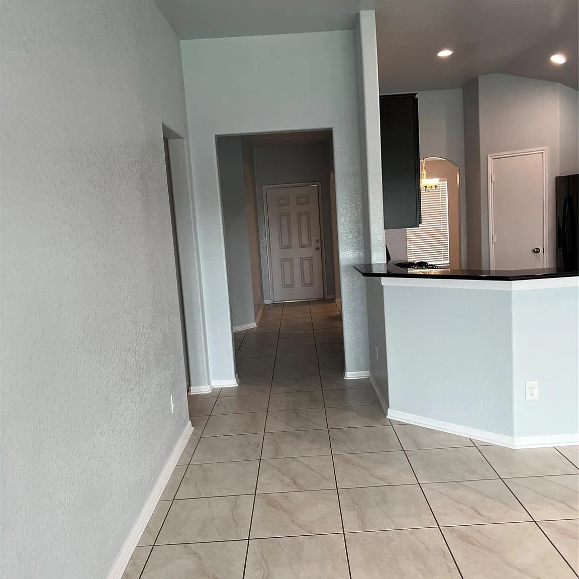 3 bed, 2.0 bath, 1856 sqft, $2,000 — Photo 3