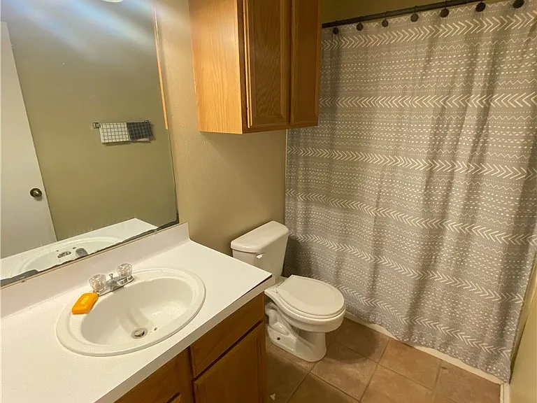 2123 Hidden Hollow Cir #B — Photo 7