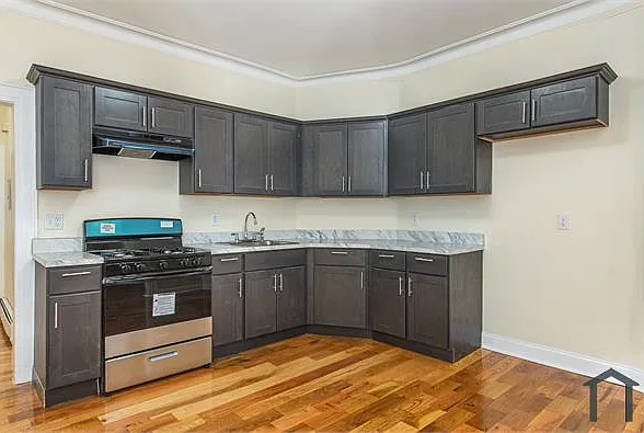 2 bed, 3249 sqft, $2,250 — Photo 2