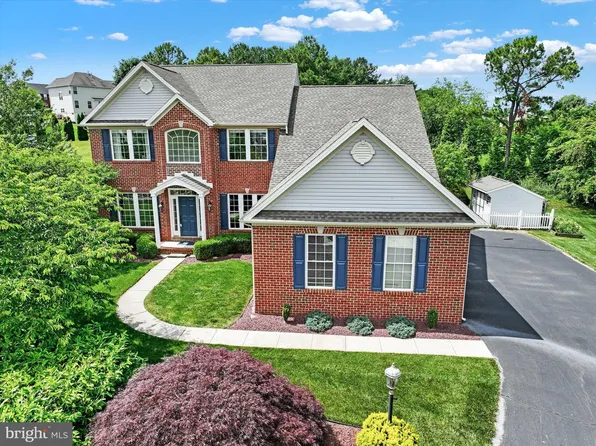 1215 Cranberry Ln W, York, PA 17402