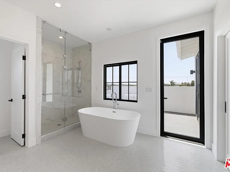 11003 Ocean Dr — Photo 44