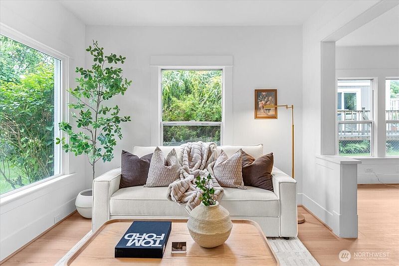 5th image of 2322 S Ash Street