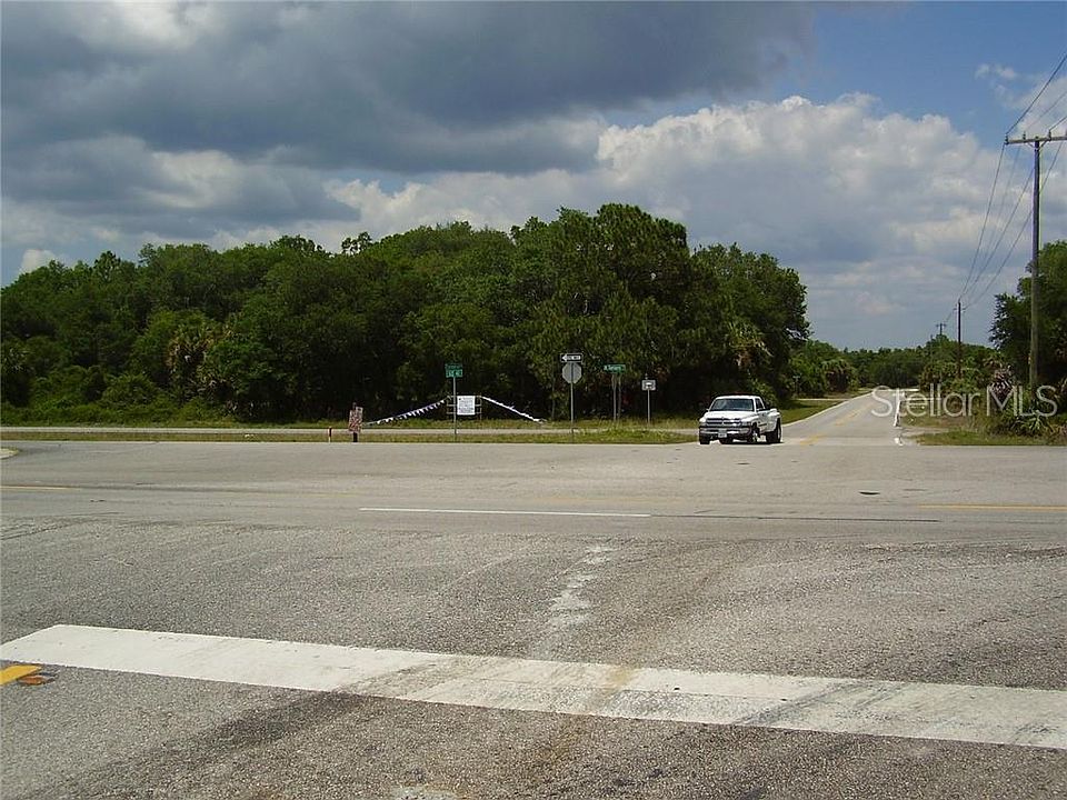 2nd image of 550 Tamiami Trl