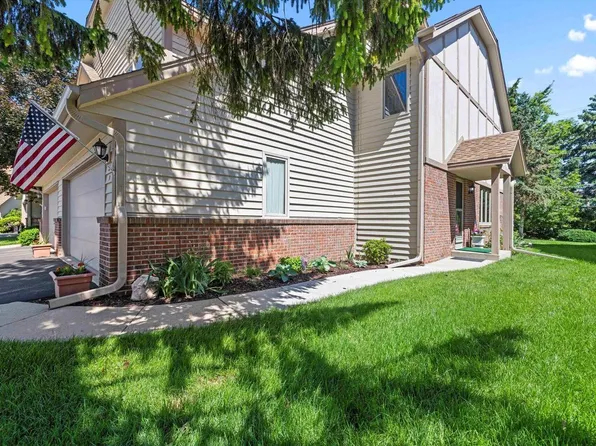 N34W23866 Grace AVENUE #B, Pewaukee, WI 53072