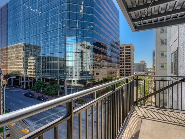 800 Brazos St #804 — Photo 13