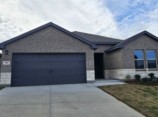 910 Newport Dr, Ferris, TX 75125