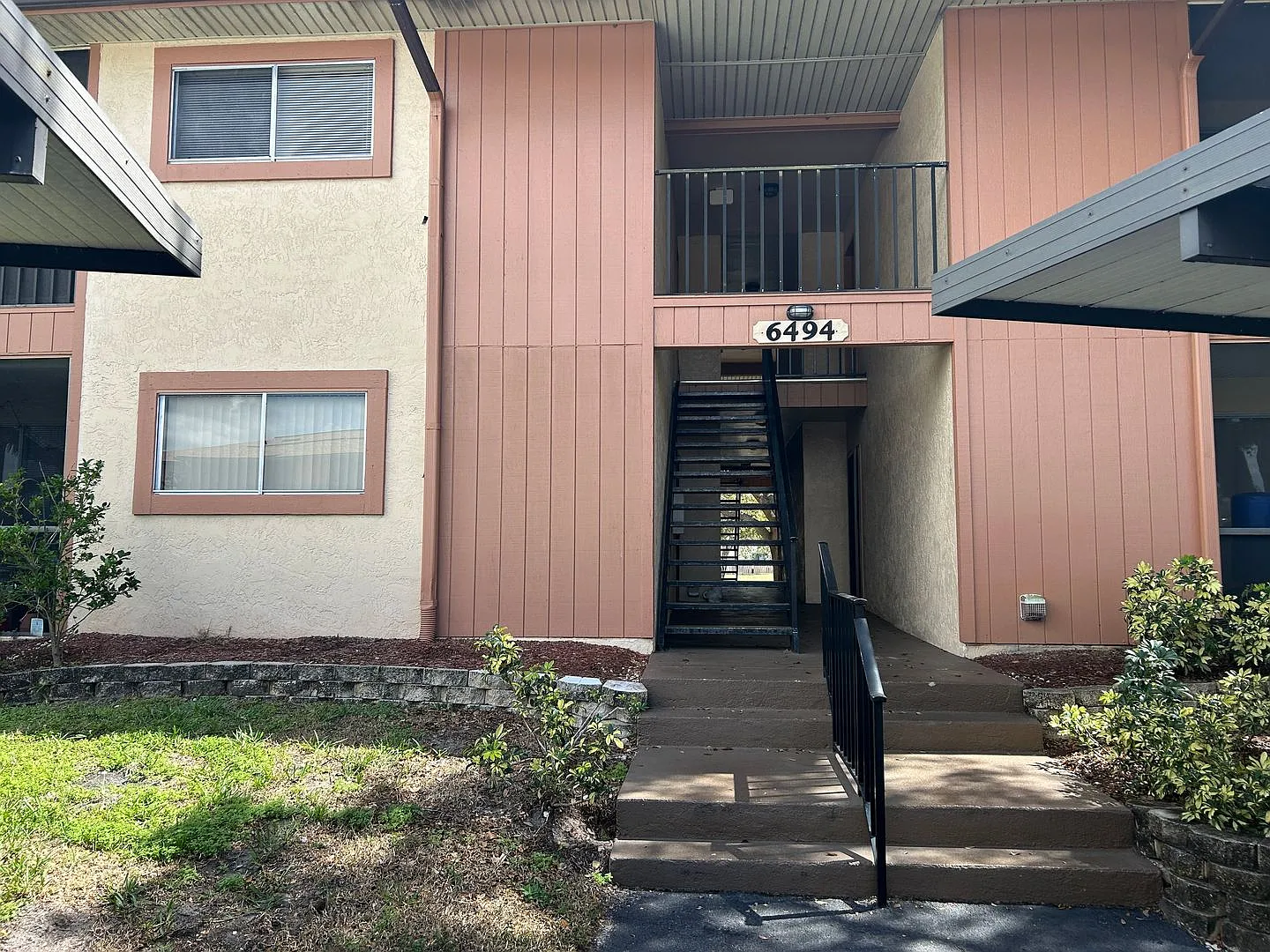 2/2 Ground Floor Condo off Island Park Rd — Photo 2