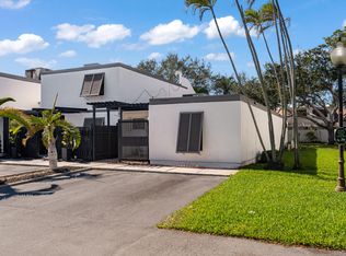 1340 E Golfview Drive, Pembroke Pines, FL 33026