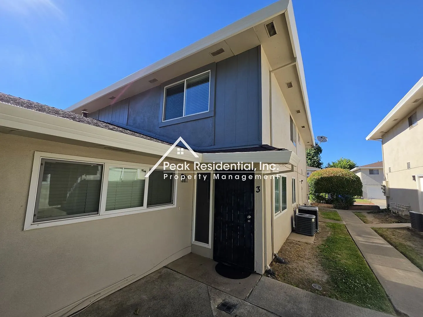 Cute 2 bd/1 ba Foothill Farms Fourplex — Photo 2