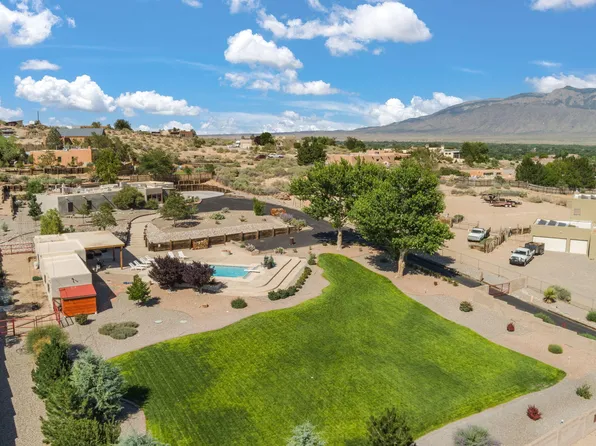 1524 W Meadowlark Ln, Corrales, NM 87048