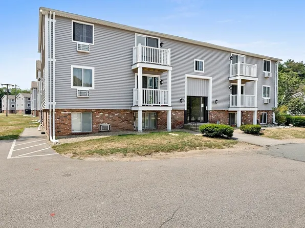 8 Royal Dane Dr APT 65, Marshfield, MA 02050
