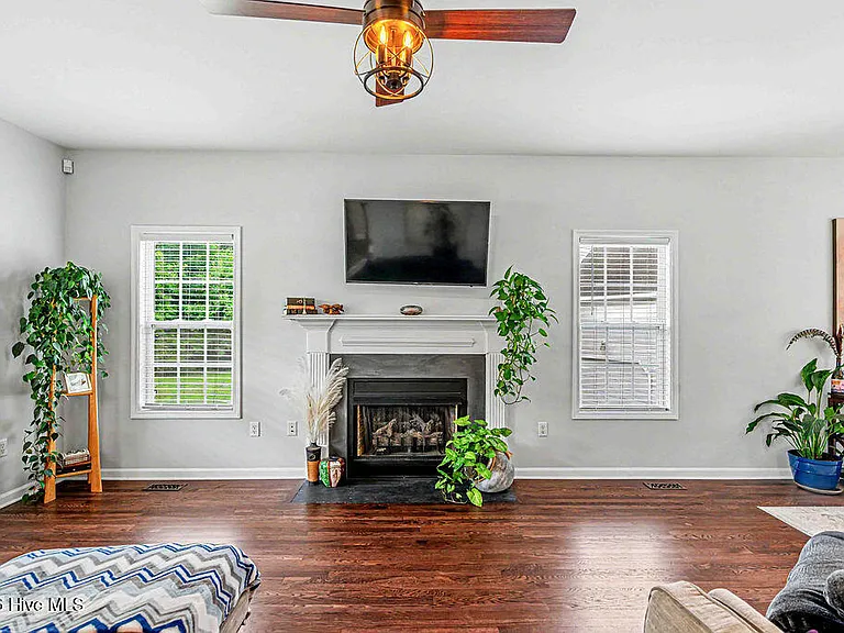609 Riva Ridge Rd — Photo 7
