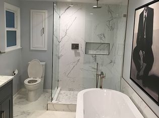 3517 Woodcliff Rd, Sherman Oaks, CA 91403