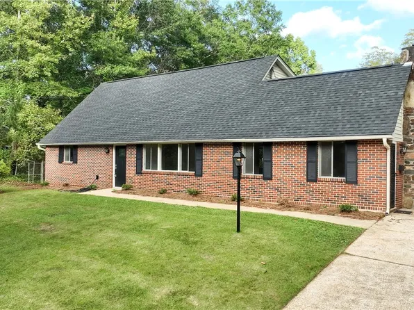 1215 Preston St, Opelika, AL 36801