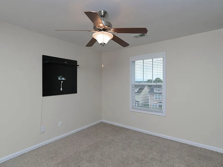 1811 Pulaski St — Photo 24