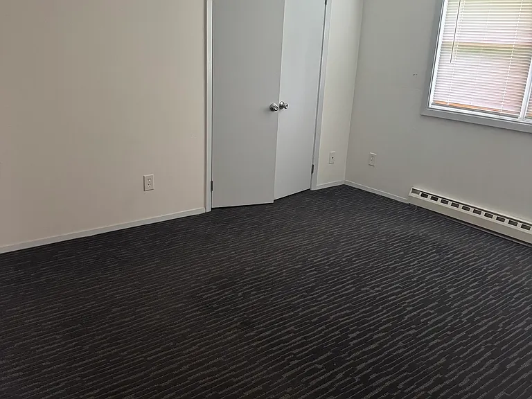 13 White Oak Rd #D — Photo 5