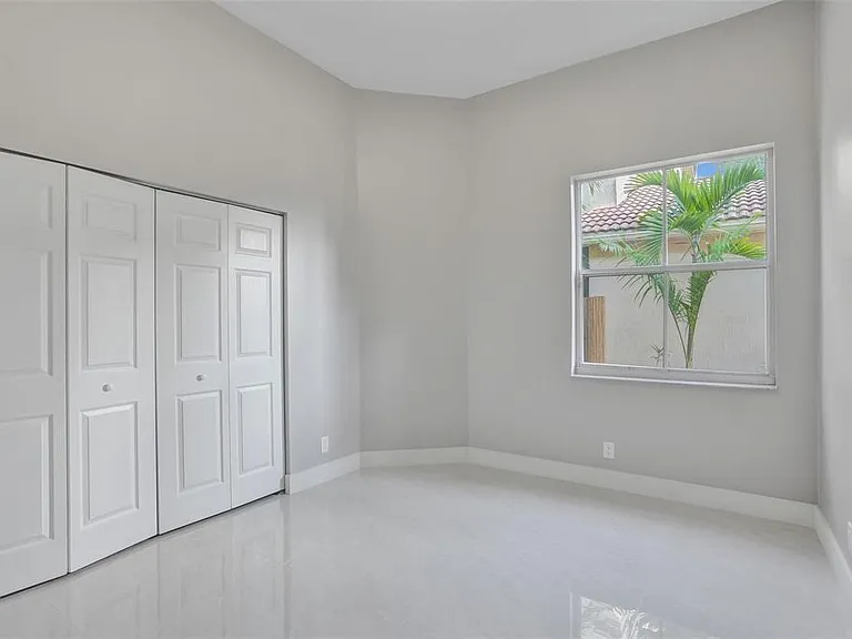 5885 NW 121st Ter — Photo 22