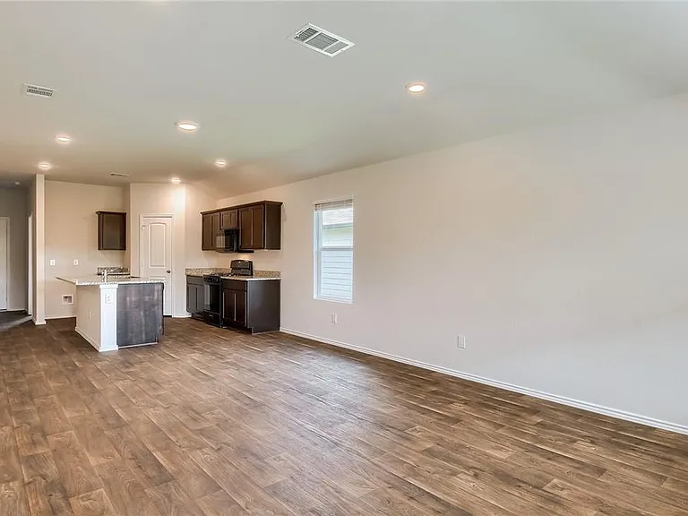 745 Adler Way — Photo 3