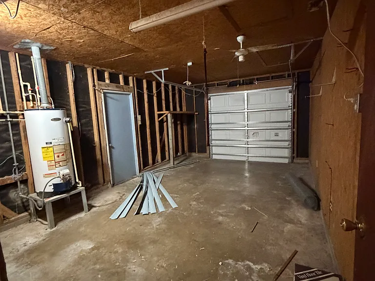 1605 Kern Dr — Photo 10