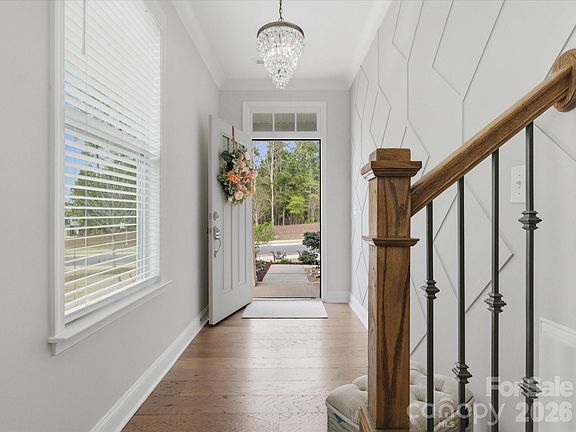 3rd image of 2045 Suttonview Rd