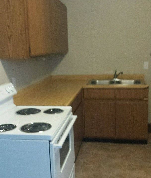 1st image of 410 Main St W #4