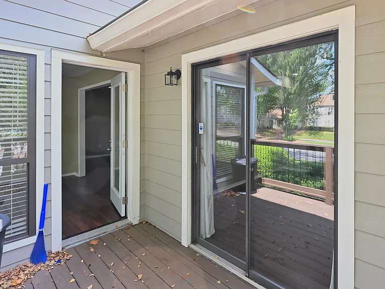 908 Park Ridge Cir — Photo 38