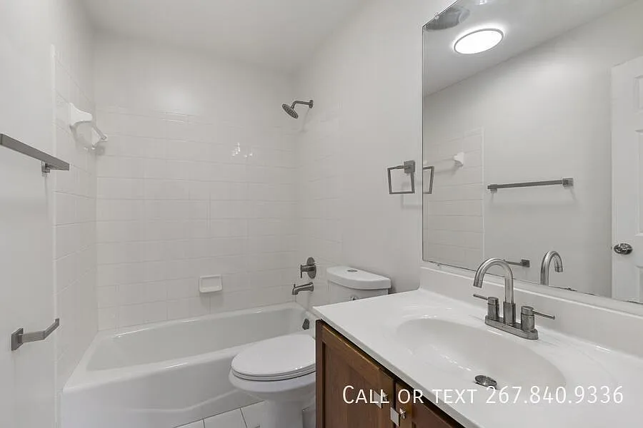 3 bed, 3.5 bath, $4,700 — Photo 3
