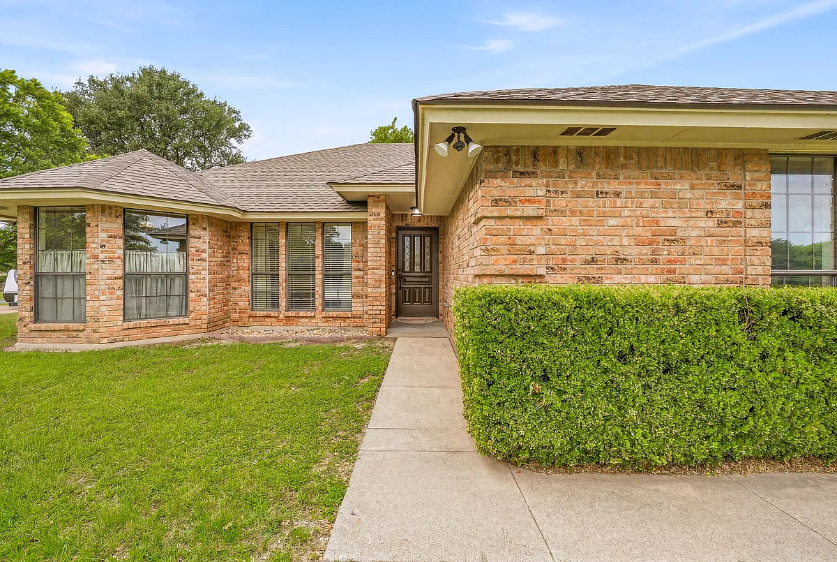 Building Photo - 145 Deer Creek Dr