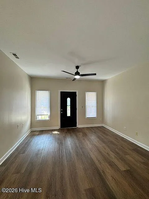 4 bed, 2.5 bath, $1,995 — Photo 4