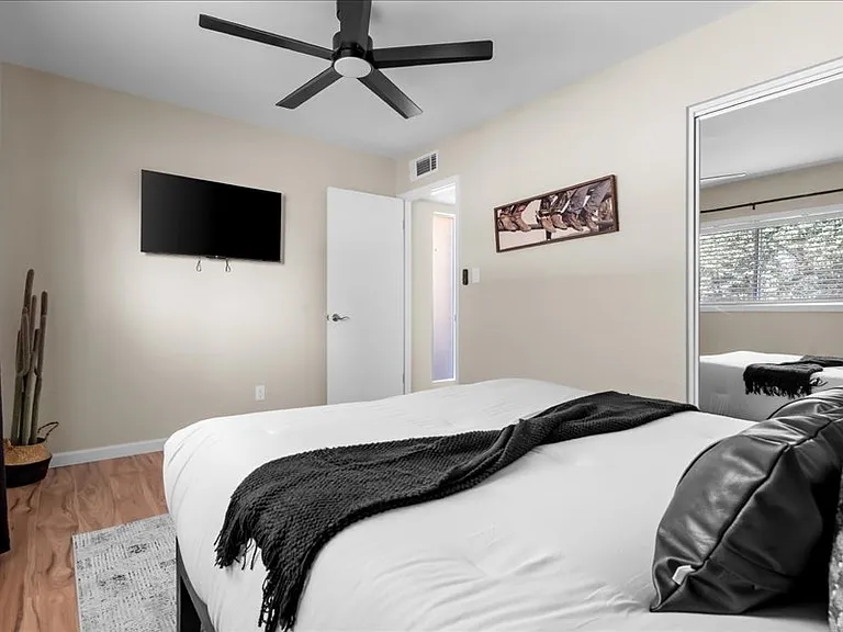 7520 S Forest Ave — Photo 45