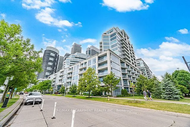 Explorer at Waterview — Photo 4