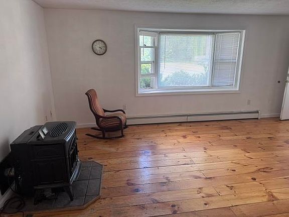 4th image of 15R Norman Drive