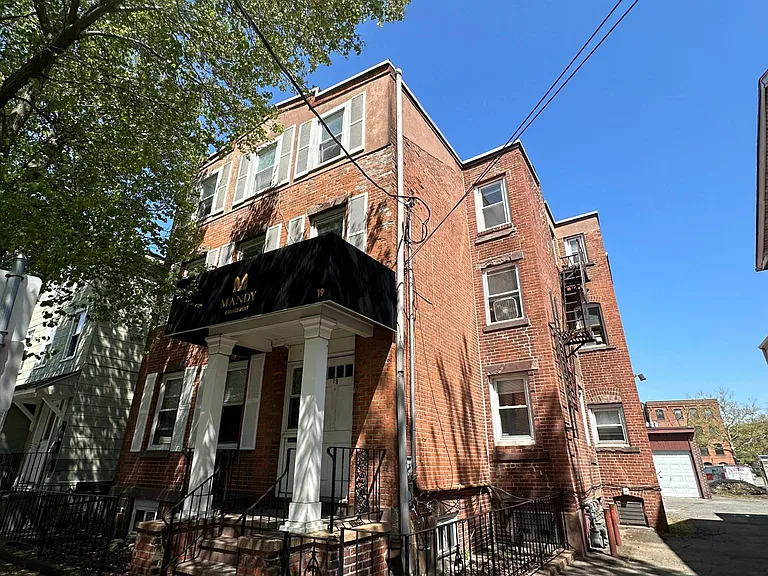 19 Brown St #3 — Photo 14