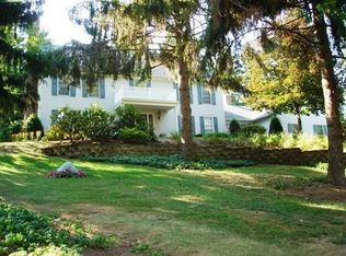 210 Longview Blvd, Gettysburg, PA 17325