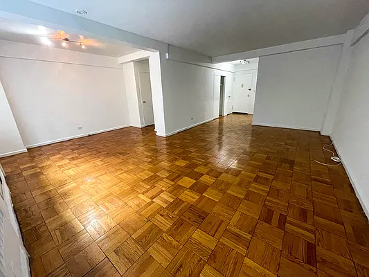 Rented by City Connections Realty | media 1