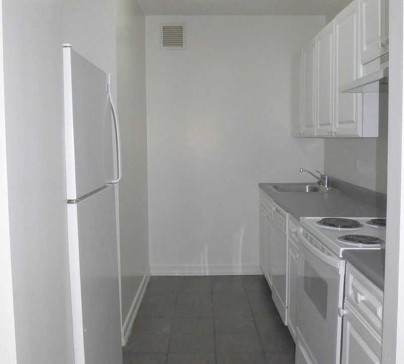 1st image of 321 W 54th St APT 207