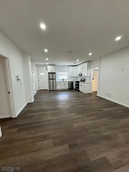3 bed, 2.0 bath, $3,800 — Photo 4