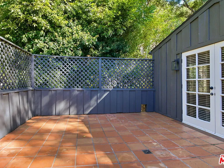 9820 Yoakum Dr — Photo 13