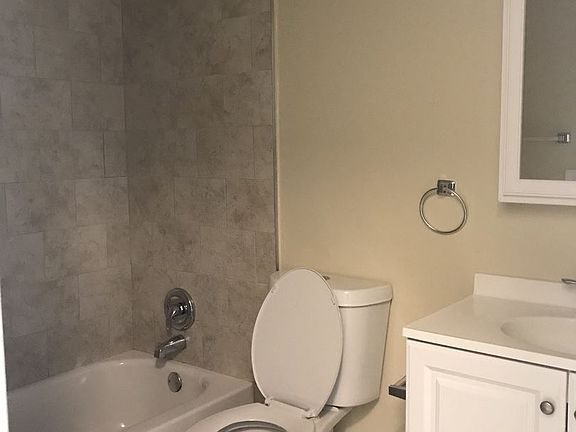 4th image of 1241 Royal Palm Ave