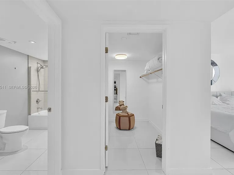9901 E Bay Harbor Dr #802 — Photo 12