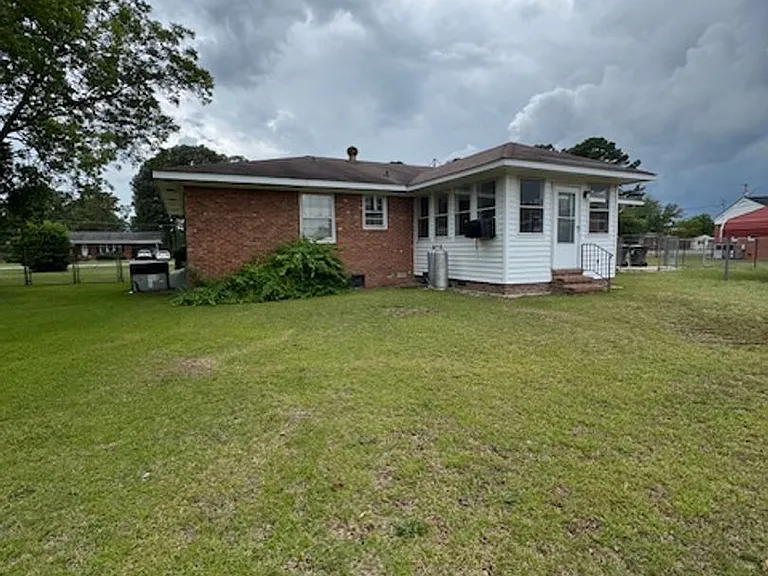 709 Luther Dr — Photo 20
