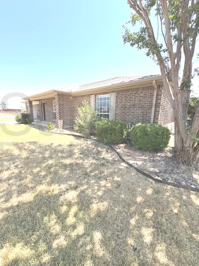 3 bed, 2.0 bath, 1435 sqft, $2,195 — Photo 1