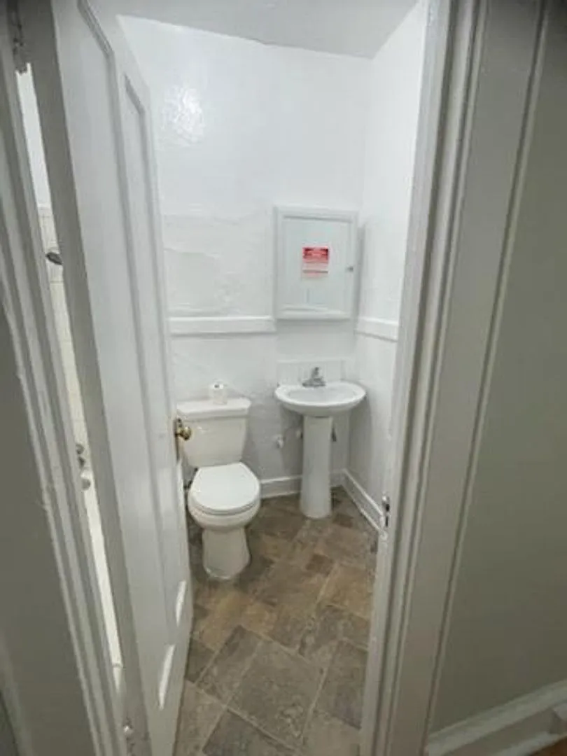 370 Ellis St Unit 11 - Image 5