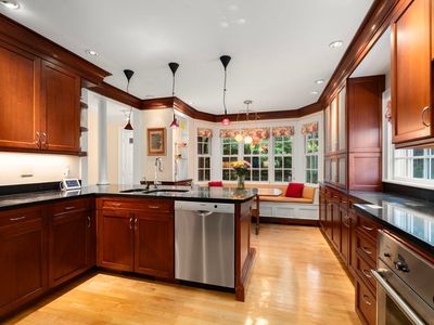 4 Hosmer Cir, Newton, MA, 02465